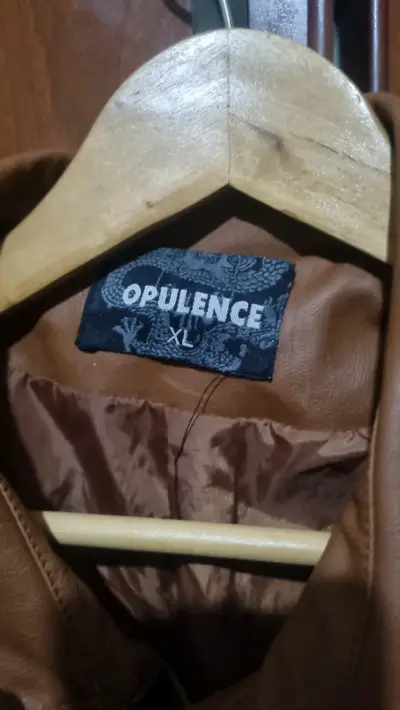 Chaqueta café de cuero sintético - miniatura 3