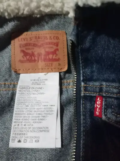 Chaqueta de mezclilla con cuello de cordero - miniatura 3