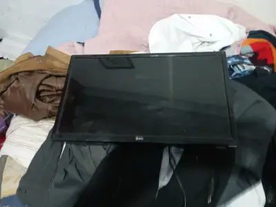 Pantalla monitor LED 24 pulgadas - miniatura 3
