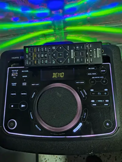 Parlante Sony con luces LED - miniatura 3