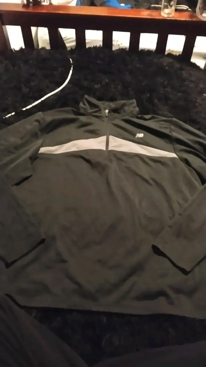 Chaqueta deportiva negra con gris - 1
