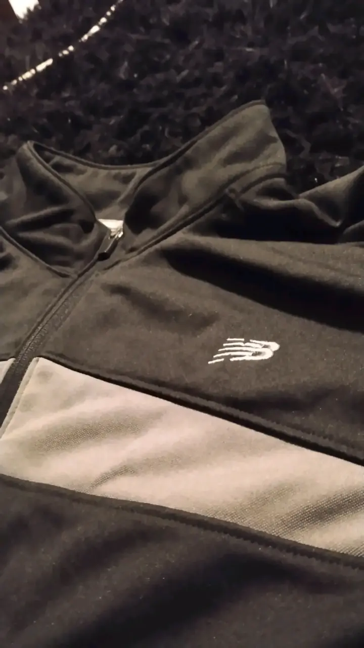 Chaqueta deportiva negra con gris - 2