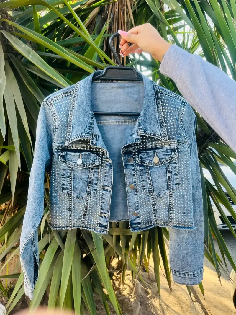 Chaqueta de mezclilla con brillos - 1