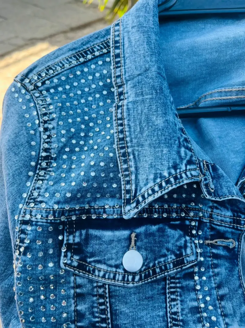 Chaqueta de mezclilla con brillos - 2