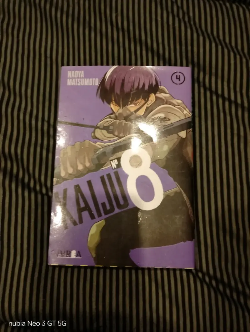 Manga Kaiju No. 8 Vol. 4 - 1
