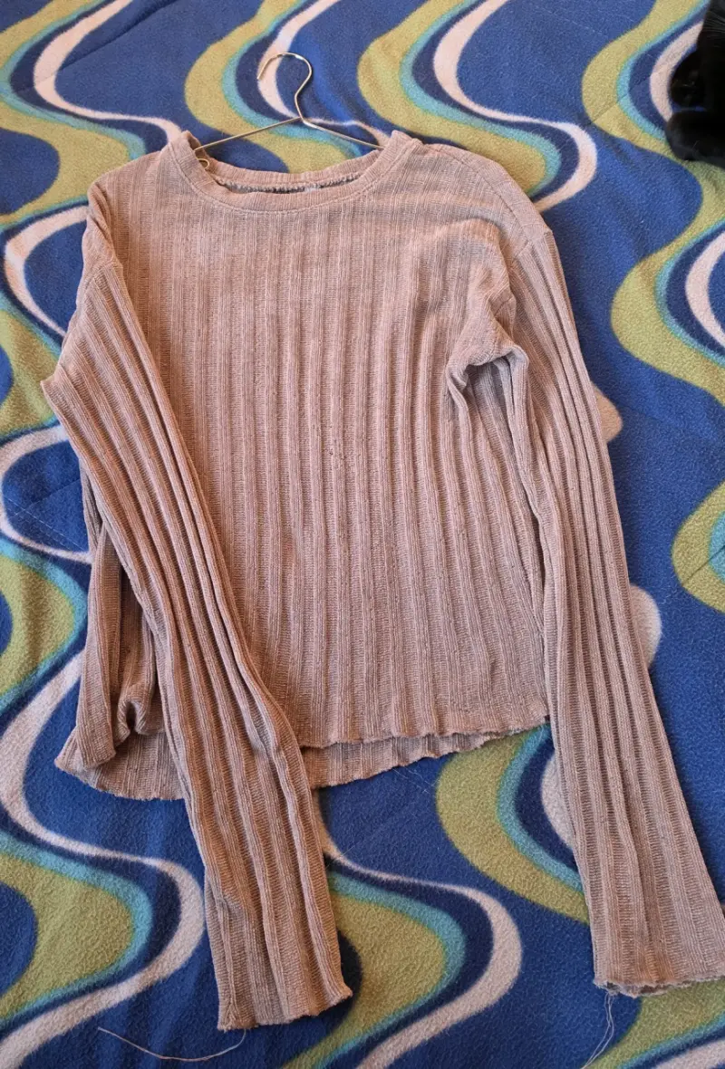 Polera beige de tejido grueso - 1
