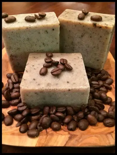 Jabón exfoliante en forma de sandía - miniatura 3