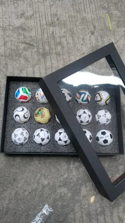 Set de mini balones de fútbol - miniatura 1