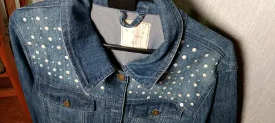 Chaqueta de jean con tachas - miniatura 2