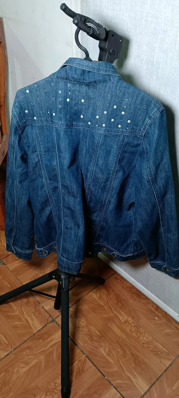 Chaqueta de jean con tachas - 4