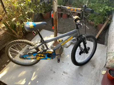 Bicicleta infantil Batman gris - miniatura 1