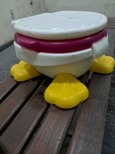 Bacinica infantil con diseño divertido - miniatura 1