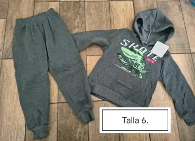 Conjunto buzo poliéster y polar adentro - miniatura 1