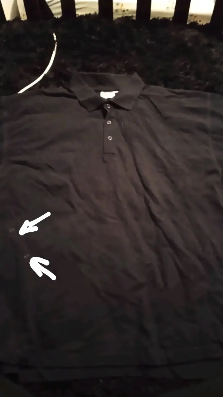 Polera cuello en V, negra de hombre - 1