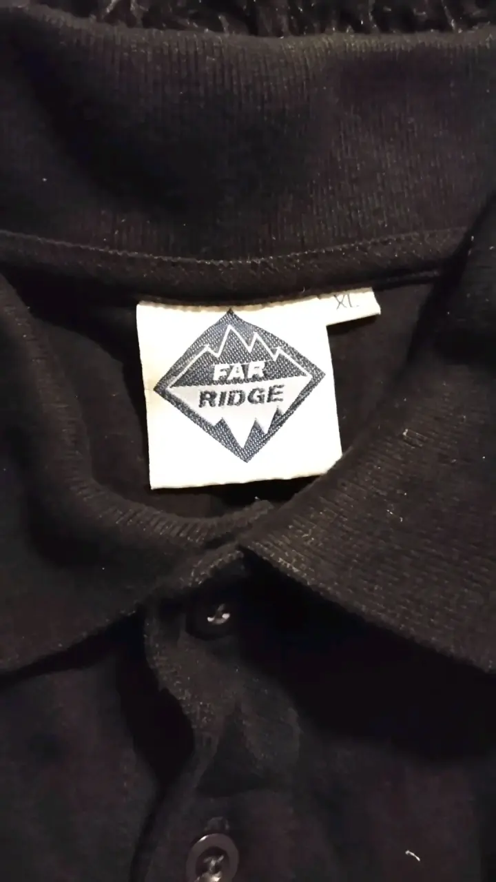 Polera cuello en V, negra de hombre - 3