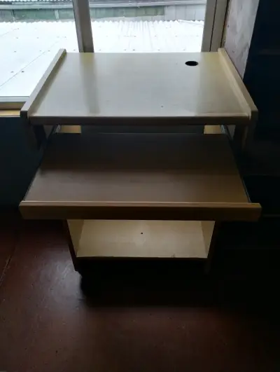 Mesa para computador - miniatura 1