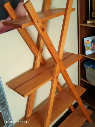 Estantería de madera en X - miniatura 2