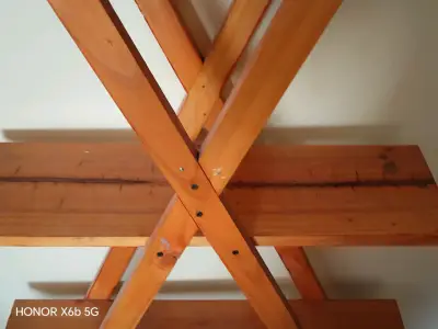 Estantería de madera en X - miniatura 5
