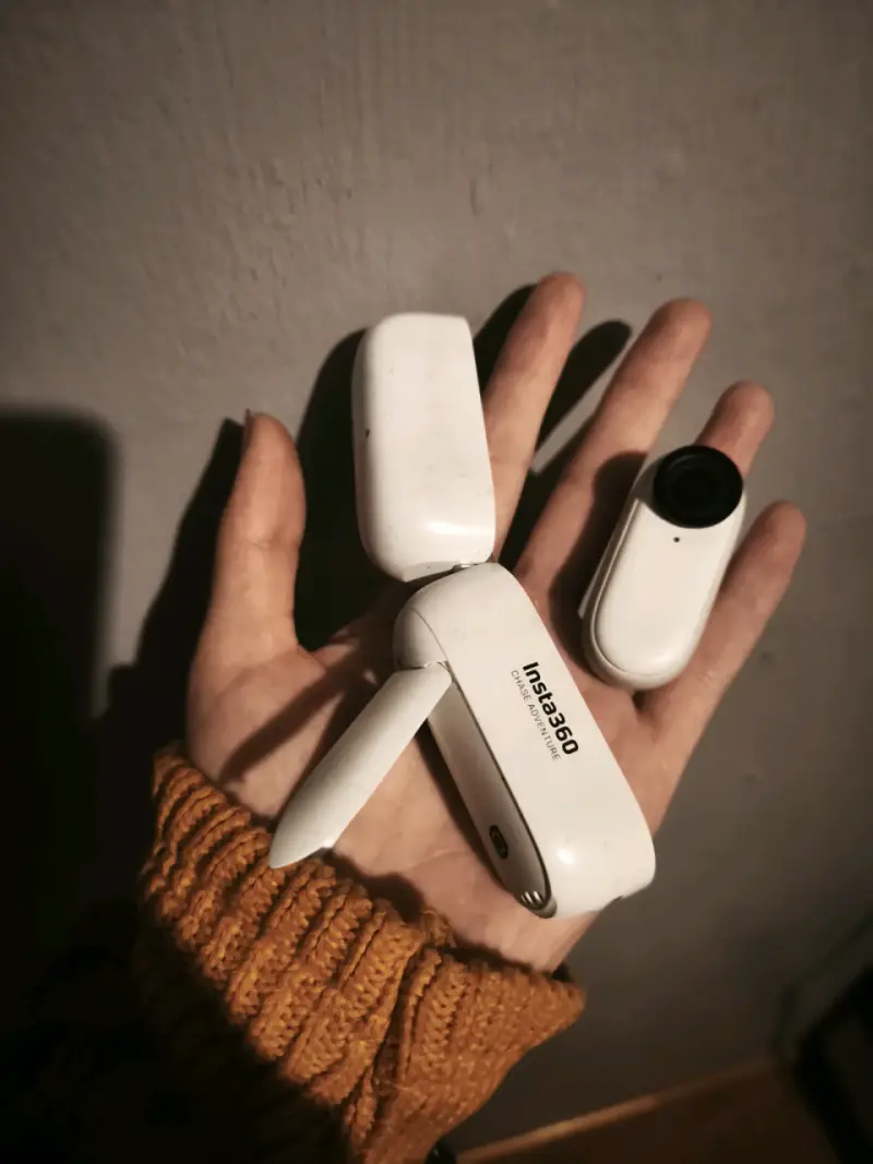 Cámara compacta blanca INSTA360GO2 - 2