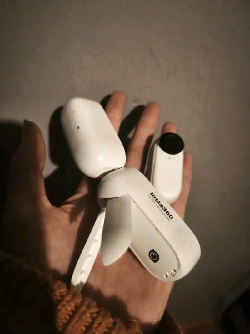 Cámara compacta blanca INSTA360GO2 - 3