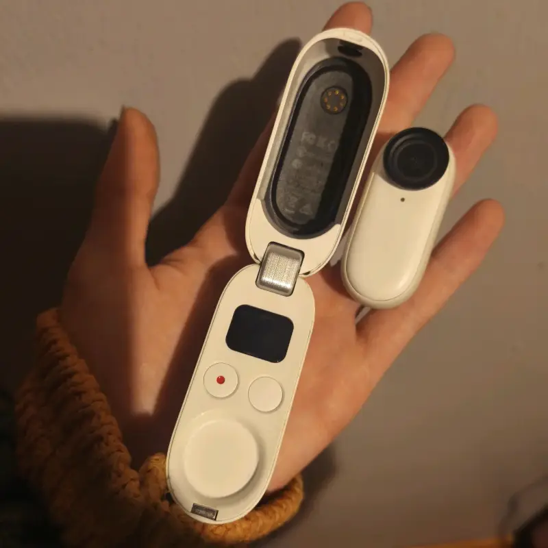 Cámara compacta blanca INSTA360GO2 - 4