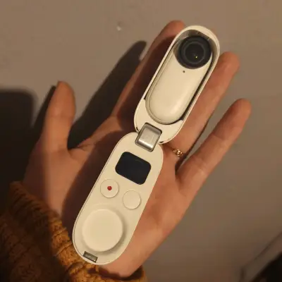 Cámara compacta blanca INSTA360GO2 - miniatura 5