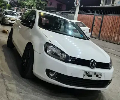 Auto Volkswagen Golf 6 blanco solo entendidos. - miniatura 1