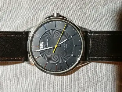 Reloj análogo negro,marca Jacques Lemans. - miniatura 3