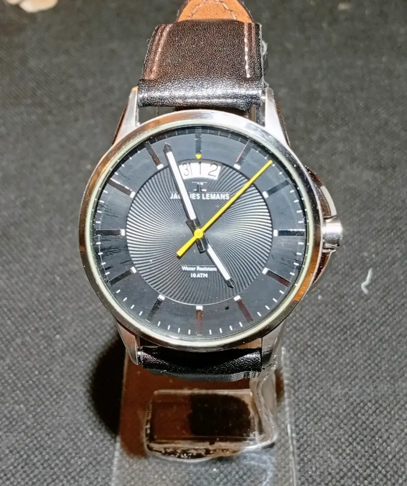 Reloj análogo negro,marca Jacques Lemans. - 4