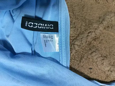 Vestido azul claro sin mangas - miniatura 2