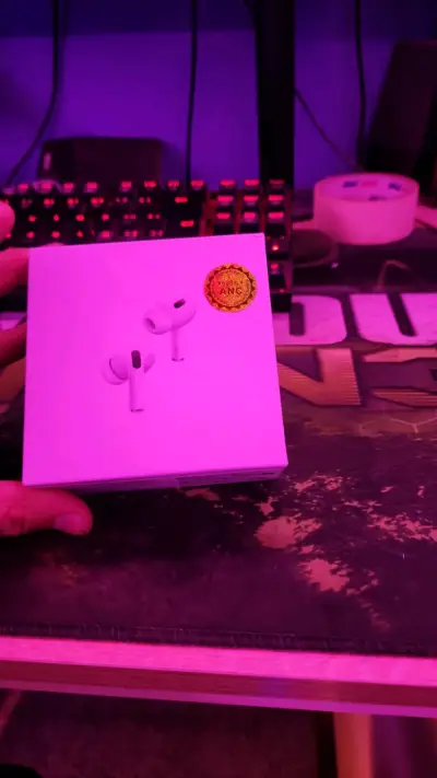 Audífonos inalámbricos blancos - miniatura 2