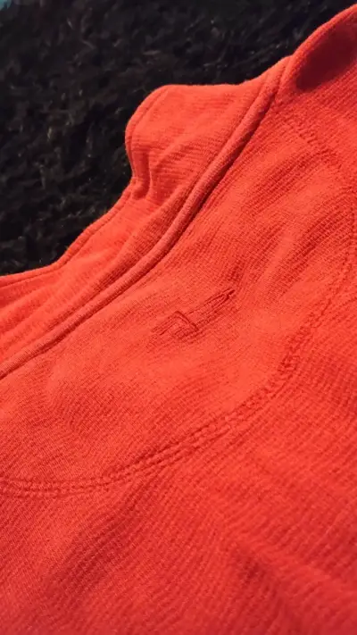 Polerón rojo con cierre - miniatura 5