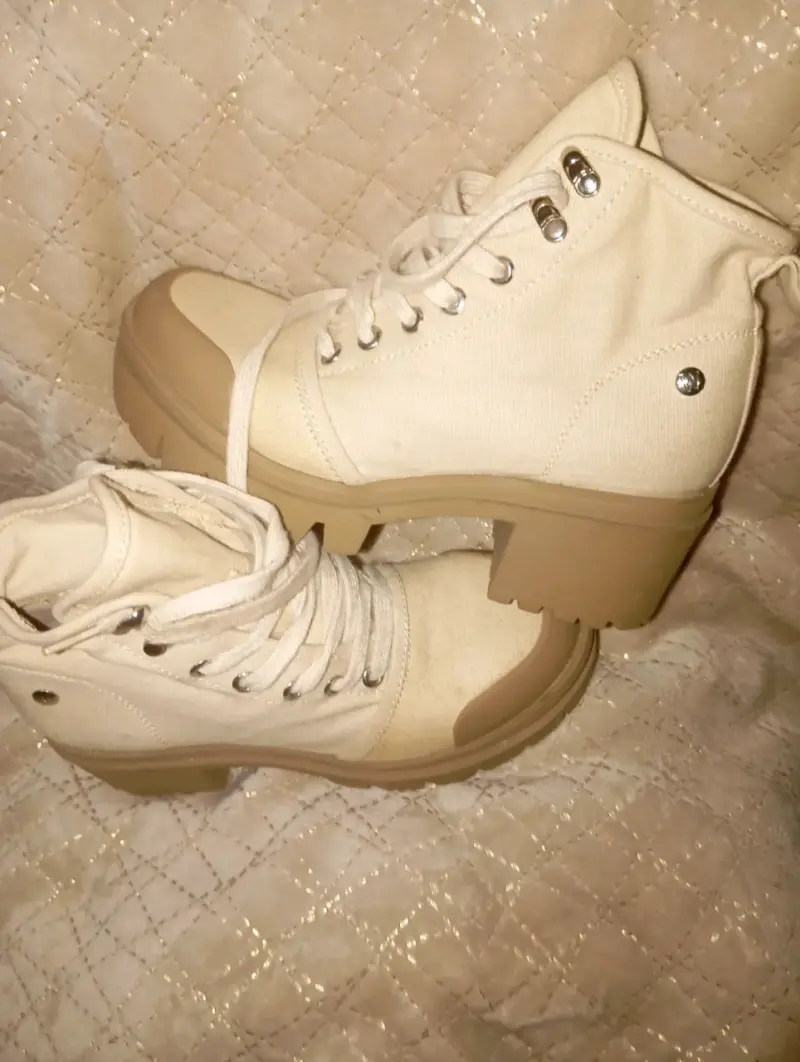 Botines beige con plataforma - 1