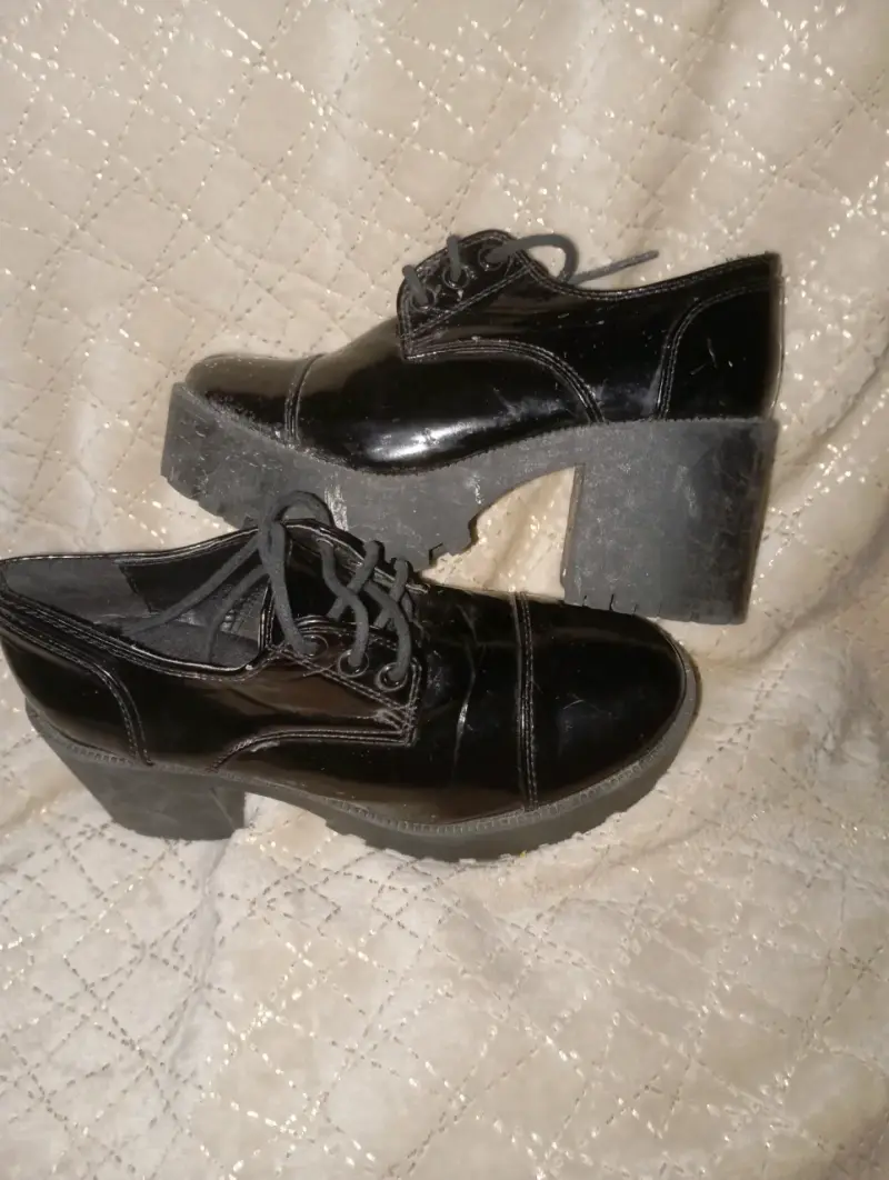 Zapatos negros de charol con plataforma - 1