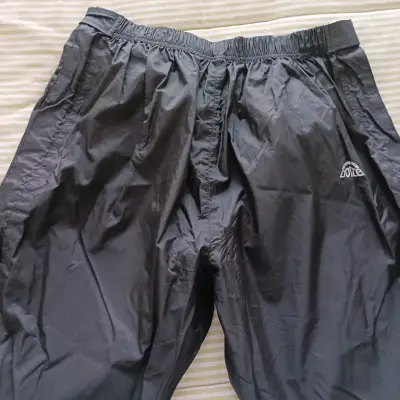 Pantalones deportivos impermeables Doite negros - miniatura 1