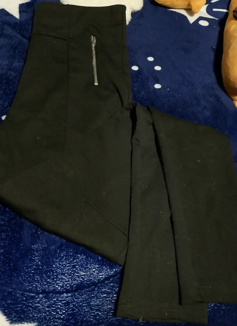 Pantalones negros ajustados - 1