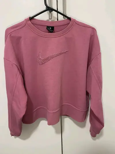 Polerón rosado con logo nike - miniatura 1