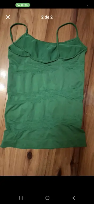 Camiseta verde sin mangas - miniatura 2