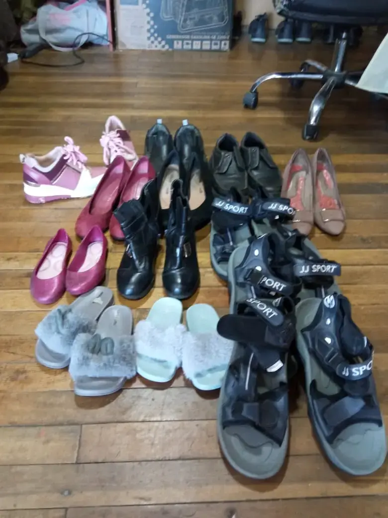 Lote de zapatos variados