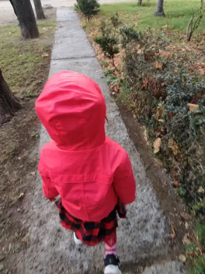 Abrigo impermeable rojo infantil Marca tommy - miniatura 1