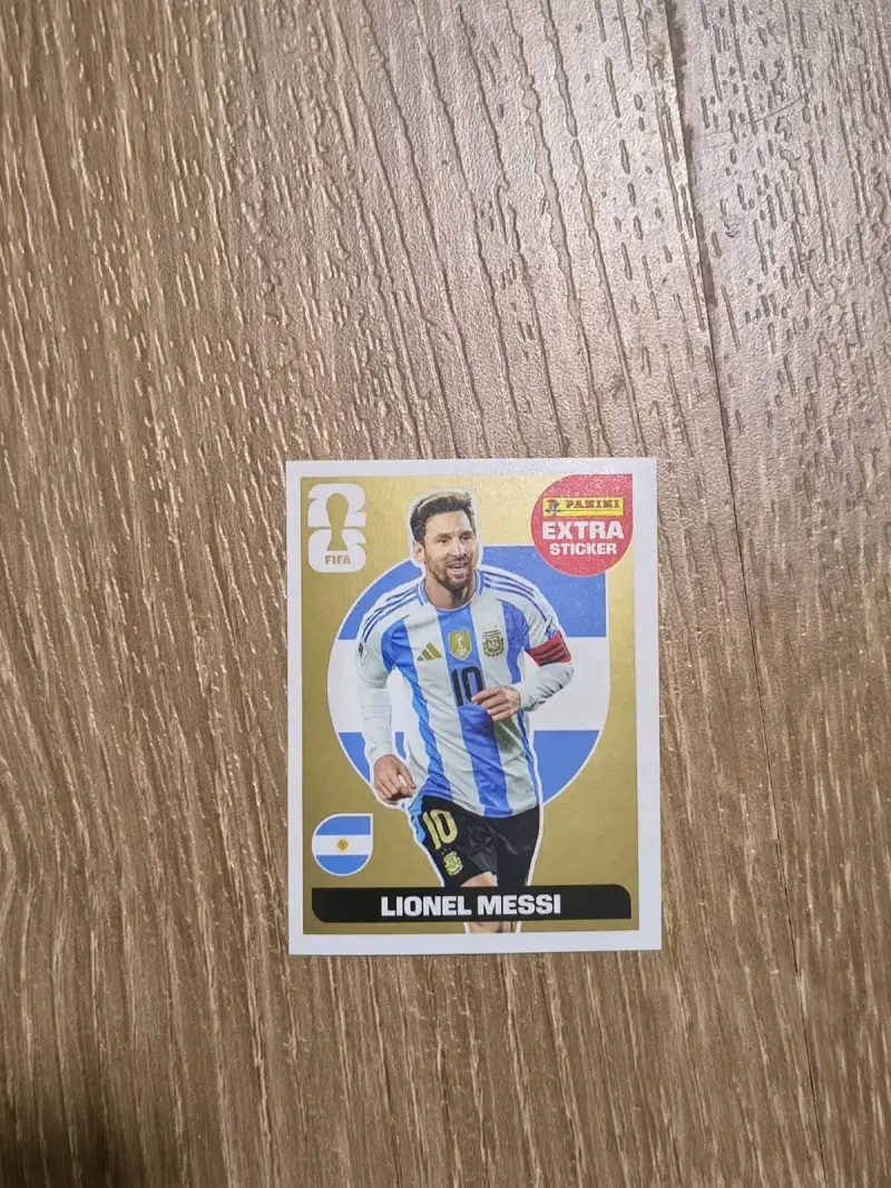 Lámina Panini Messi FIFA 2026 dorada
