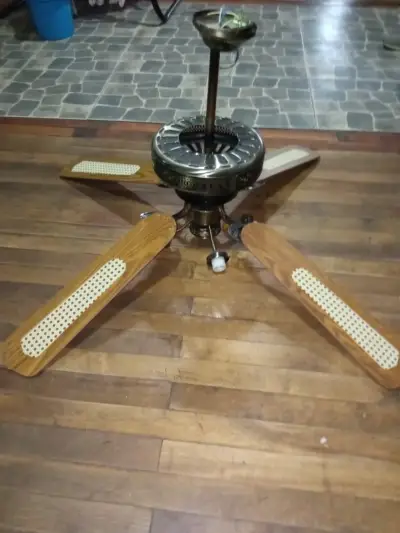 Lámpara y Ventilador de techo nuevo - miniatura 2