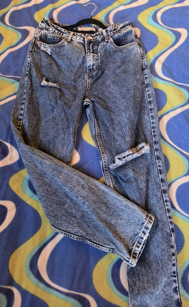 Jeans azul desgastado