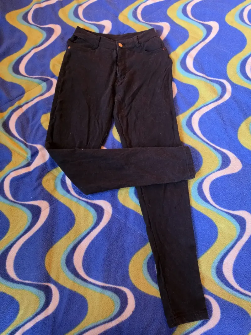 Pantalones negros ajustados - 1