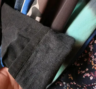 Pantalones negros ajustados - miniatura 2