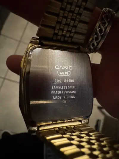 Casio A1100G-5 dorado - miniatura 3