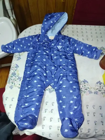 Enterito azul con dinos para bebé - miniatura 1