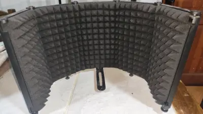 Micrófono AKG P220 con estuche - miniatura 3