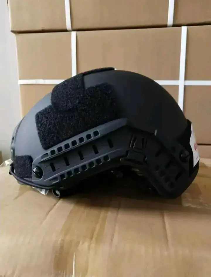Casco táctico negro - 1