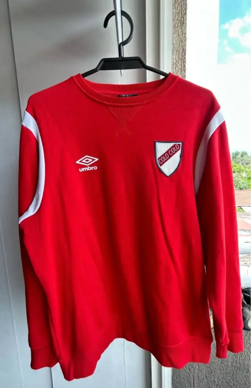 Polerón rojo Umbro Colo-Colo talla M - 1